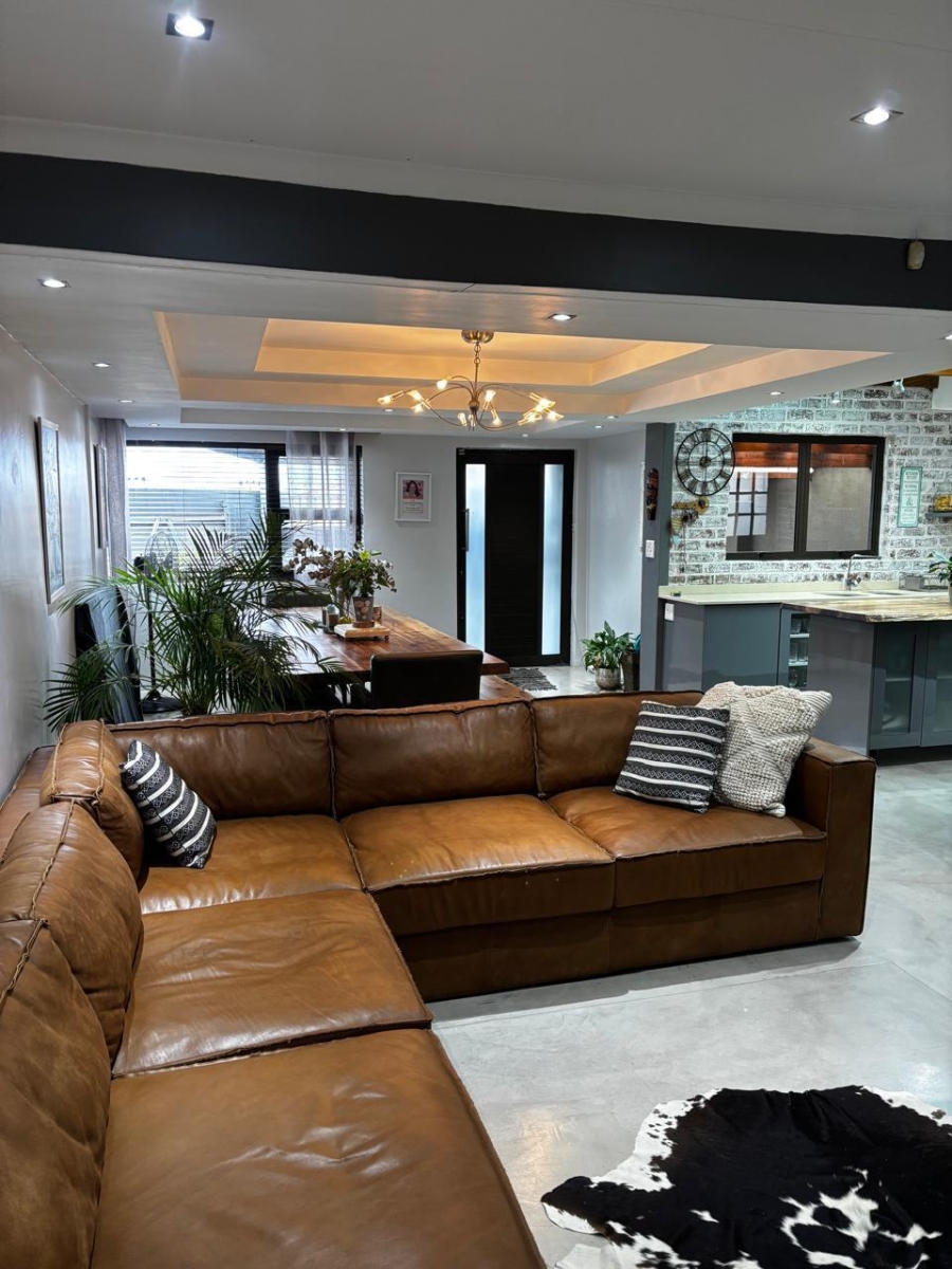 3 Bedroom Property for Sale in Strandfontein Village Western Cape